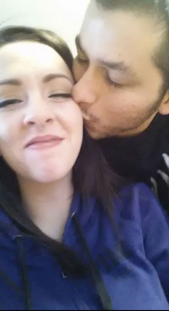 Cameron kissing Chelsey on the cheek